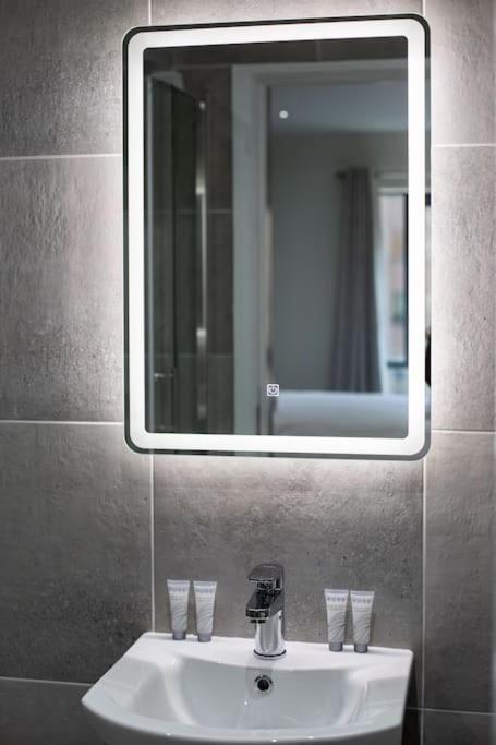 Luxury, Sleeps 6, City Centre بلفاست المظهر الخارجي الصورة